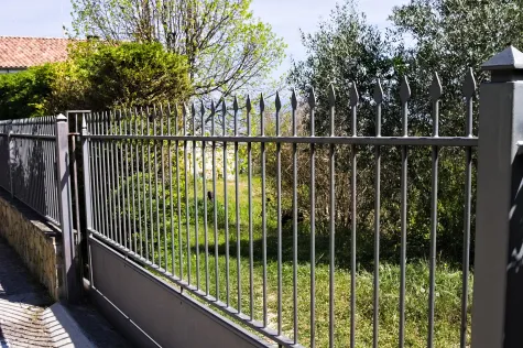 Metallbau Hausmann GmbH, Metallzaun und Metallgeländer