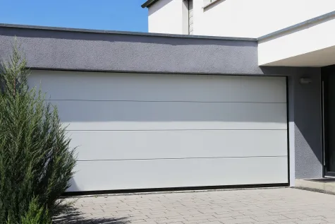 Fenster und Rollladen Schiestel GmbH, Sektionaltor