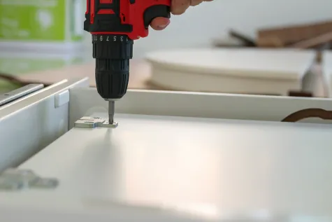 Schreinermeister Thorsten Preuß, Möbelreparatur