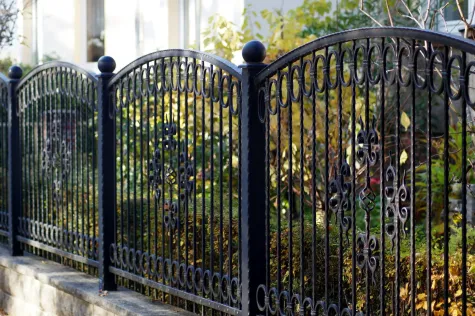 Friedrich Kreis GmbH, Fenstergitter, Schmiedeeisen Zaun